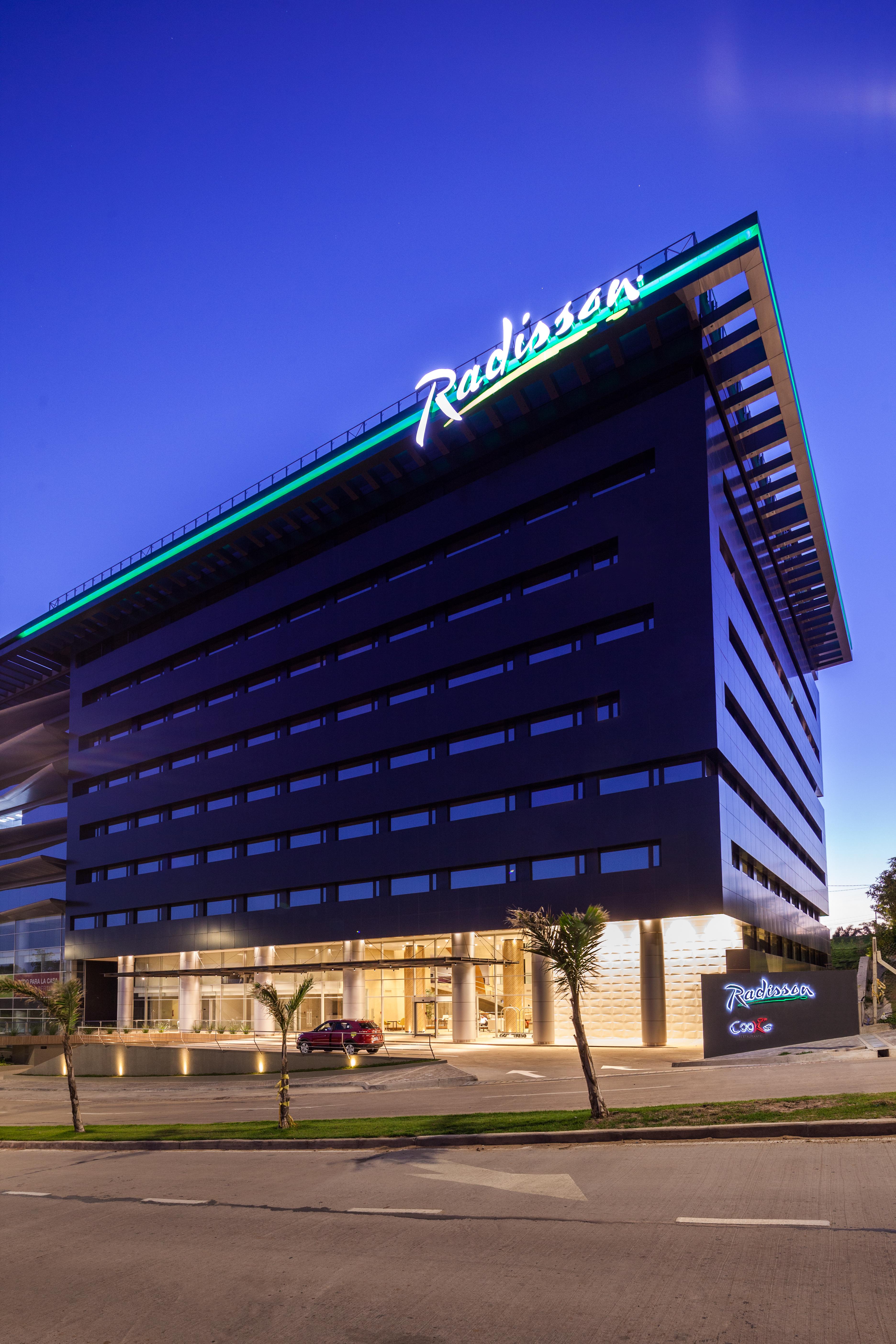 Radisson Hotel Santa Cruz Santa Cruz de La Sierra Exterior foto